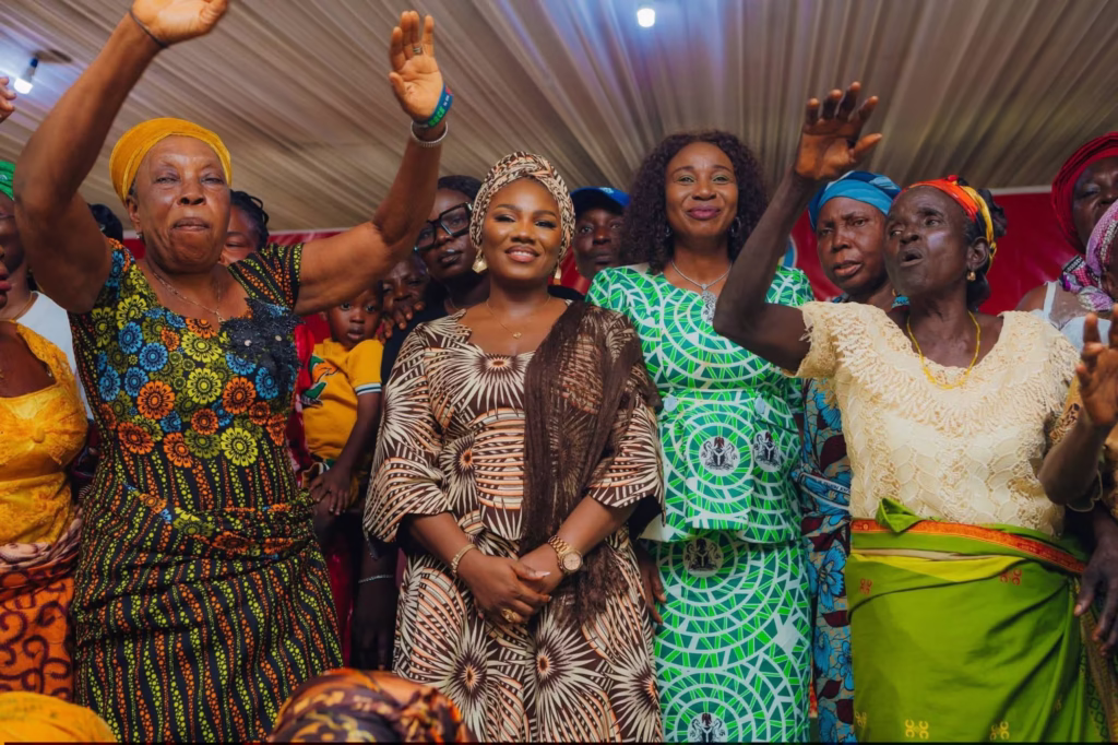 Over 200 Elderly Women Receive Christmas Food Support from Isoko South Chairperson’s Wife 14 over200elderlywomenreceivechristmasfoodsupportfromisokosouthchairpersonE28099swife2327199555708009694
