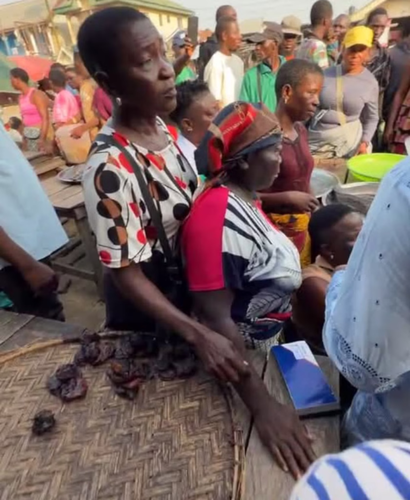 Danmotech Visits Yanga Market, Gifts 15 Million Naira to Market Women 13 yangamarketwomen4016069375186333100
