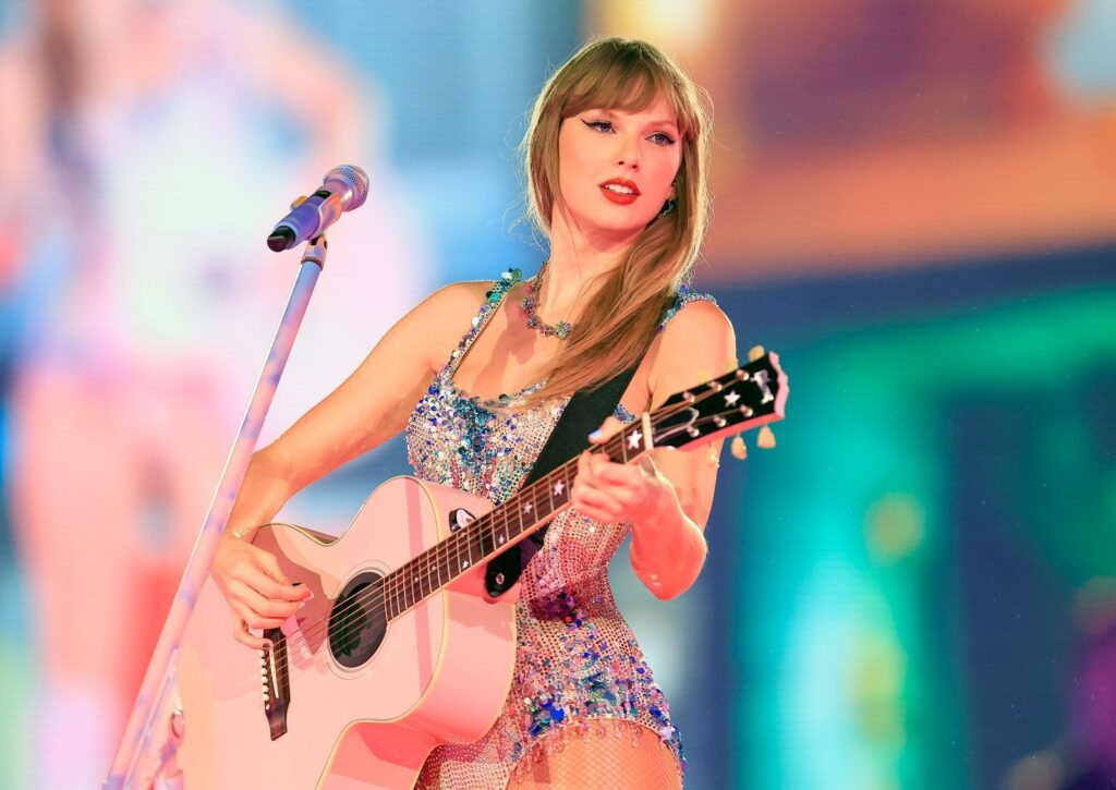 Drake Crowned All-Time Apple Music King: The Shocking Top 20 List That Redefines Streaming Dominance. 12 taylor swift performs the eras tour sao paulo brazil 2023217015805051084590