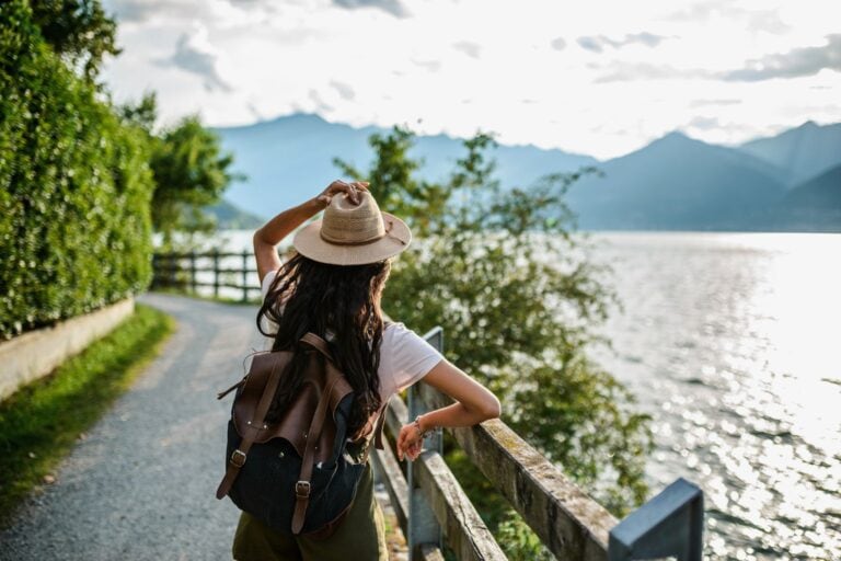 Solo female travel. 768x512 1