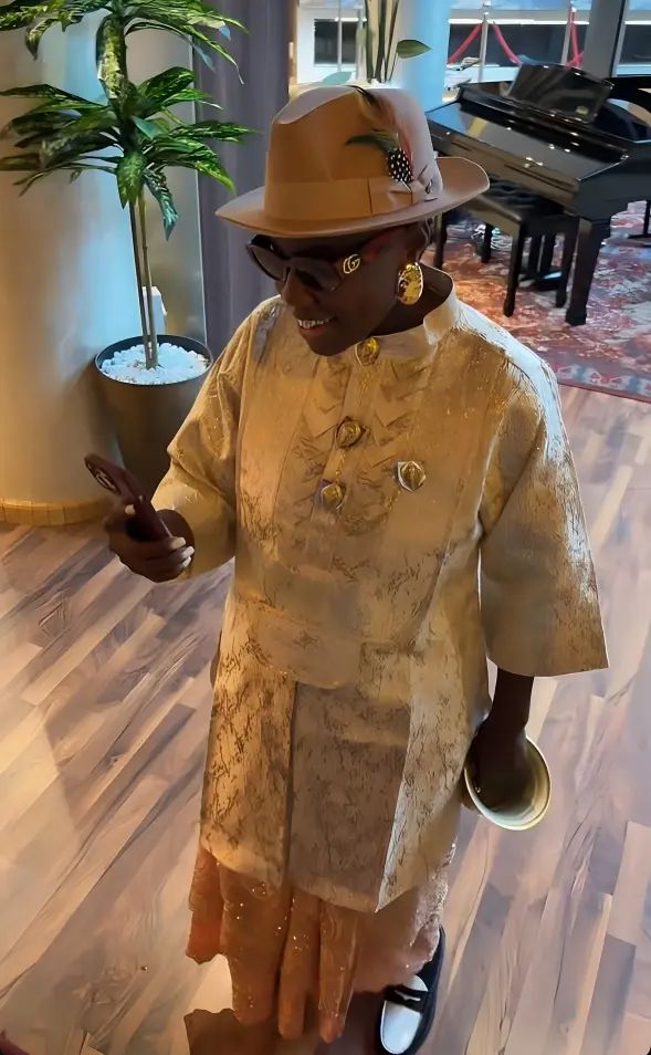 Teni Traded Her Mic for a Groomsman Sash, And Warri Couldn't Handle It 12 f876a88f b5b2 4ad1 be39 98391ac7be1b4494986649616909190