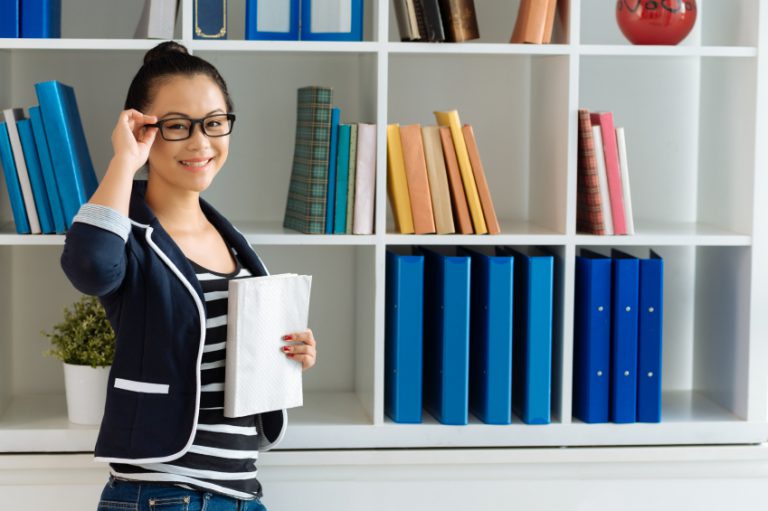 5 Tips to create a personal library that you will want to read! 2 istock 000053432336 small 768x511 1 1
